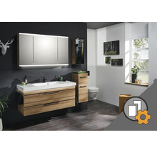 Kúpeľňa s umývadlovou skrinkou, zrkadlovou skrinkou, vysokou skrinkou a závesným WC pre štýlový vzhľad