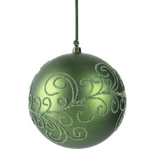 Zelená vianočná guľa s ornamentmi