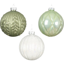 Tri vianočné gule s rôznymi vzormi