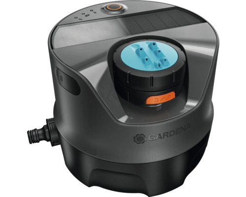 Solárny zavlažovací počítač Gardena so solárnym panelom a otočným ovládačom pre automatické zavlažovanie rastlín.