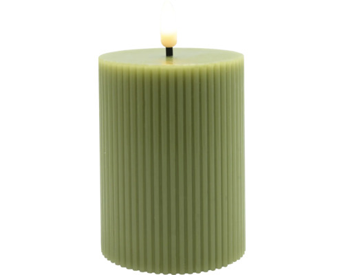 LED sviečka Lafiora drážkovaná Ø 7,5 cm, výška 12,5 cm, olivová, časovač 6 h Dekoratívna LED sviečka z pravého vosku s vrúbkovaným vzorom