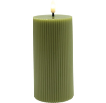 Dekoratívna LED sviečka s ryhovaným vzorom