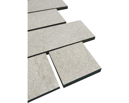 Sivé terasové dlaždice z kameňa