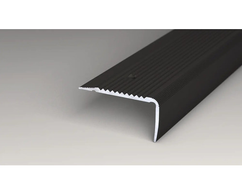 Hliníkový profil pre hrany schodov do interiéru