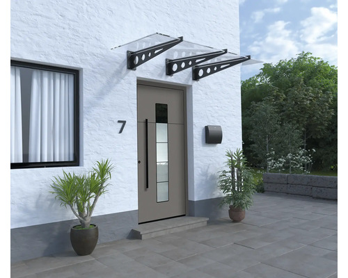 Vchodové dvere s dvoma strieškami s transparentnými panelmi a čiernymi držiakmi