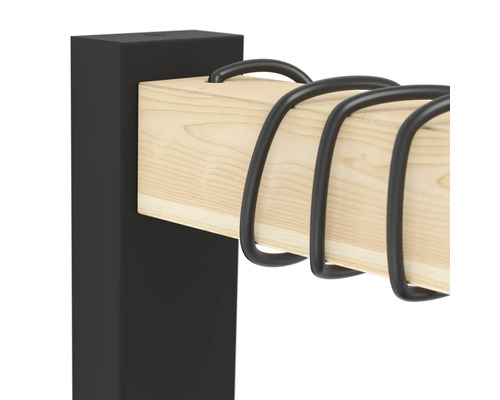 Detail držiaka stĺpika s drevom a kovovými oblúkmi