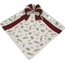 Štvorcový porcelánový tanier s motívom darčekovej stuhy a mašle