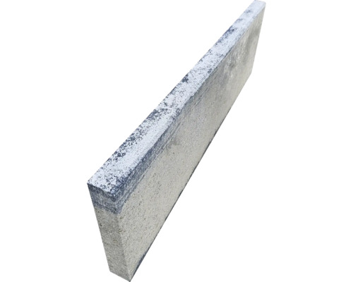 Samostatný betónový obrubník pre záhradné a krajinné úpravy