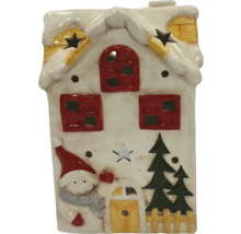 Dekoratívny keramický domček so sviečkou a vianočnými motívmi