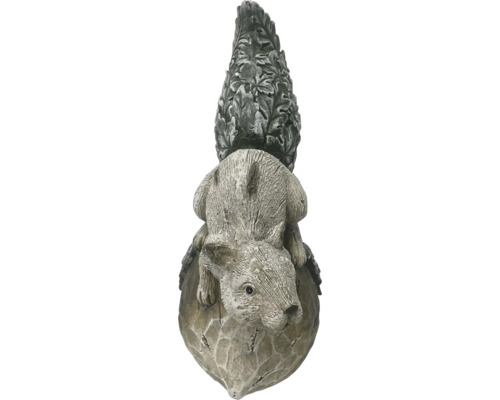 Záhradná dekorácia veverička na orechu a ornamente