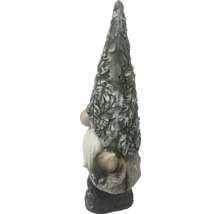 Záhradný trpaslík s čiapkou zdobenou motívom listov