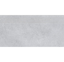 Sivá schodisková dlaždica s drážkami