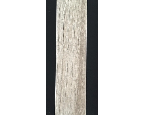 Podlahová lišta s dreveným dekorom