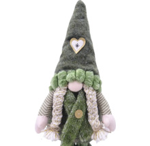 Dekoratívny trpaslík so srdcom na čiapke