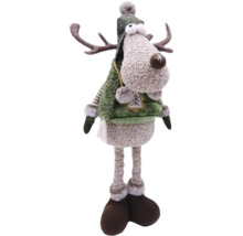 Dekoratívna figúrka losa s čiapkou a parožím ako vianočná dekorácia