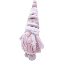 Dekoratívna figúrka trpaslíka s pruhovaným topom a vysokým klobúkom ako vianočná dekorácia