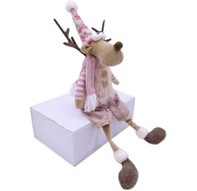 Dekoratívna figúrka soba s čiapkou a šálom na postavenie