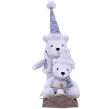 Dekoratívne ľadové medvede na saniach s čiapkou a šálom