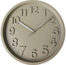 Nástenné hodiny s vyvýšenými číslicami