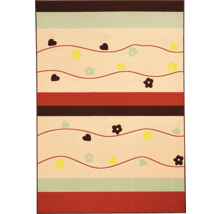 Koberec so vzorom kvetov a srdiečok