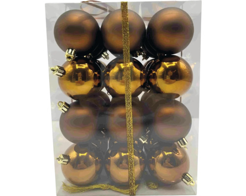 Balenie zlatých a bronzových vianočných gúľ na dekoráciu