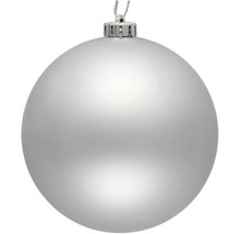Strieborná vianočná guľa na zavesenie