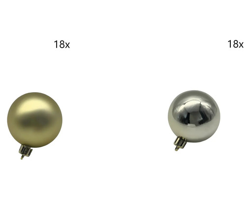 Osemnásť plastových vianočných gúľ