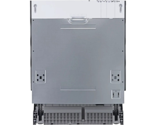 Pohľad zozadu na umývačku riadu s montážnym materiálom