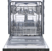 Vnútorný pohľad na umývačku riadu s otvorenými dvierkami a niekoľkými košmi