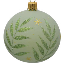 Vianočná guľa s listovými motívmi