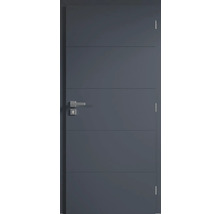 Moderné vchodové dvere s vodorovnými ozdobnými líniami a nerezovým kovaním