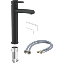 Umývadlová batéria v čiernej farbe s inštalačným materiálom