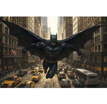Batman letí nad rušnou ulicou v meste.