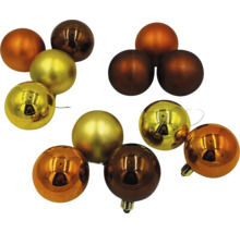 Rôznofarebné vianočné ozdoby z plastu