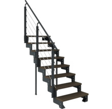 Vonkajšie schodisko so zábradlím a stupňami