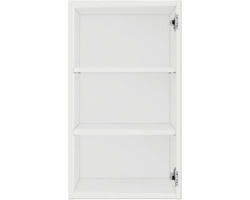 Vnútorný pohľad na bielu kúpeľňovú skrinku s dvoma policami a kovaním