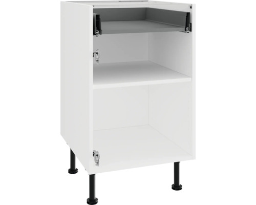 Biela spodná kuchynská skrinka s policami a čiernymi nohami