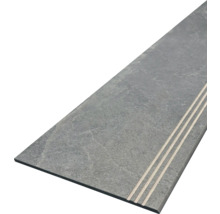 Schodnica z kameňa s drážkami