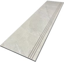 Keramický schod s ryhovaným povrchom