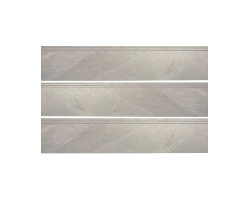 Tri sivé schodiskové dlaždice