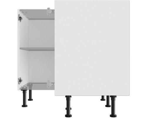 Kuchynská skrinka s otvorenými a zatvorenými dverami