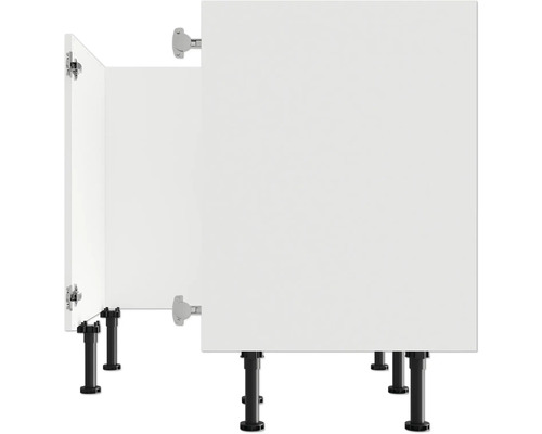 Kuchynská skrinka s dvierkami a nožičkami