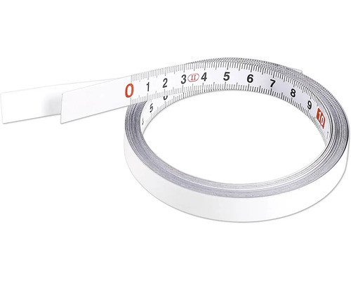 Svinovací meter s centimetrovými údajmi.