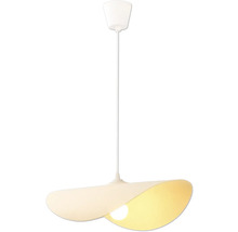 Závesná lampa so zakriveným tienidlom