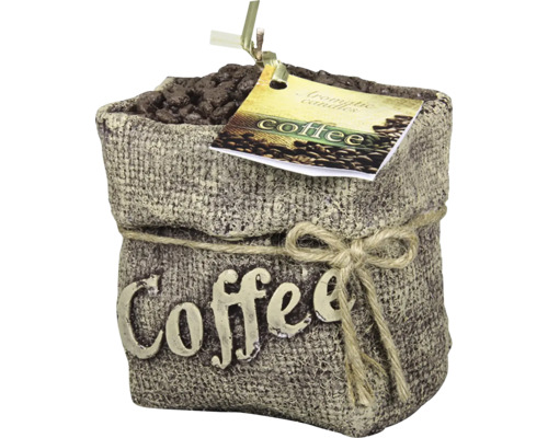 Dekoratívna sviečka s kávovými zrnami v dizajne jutového vreca