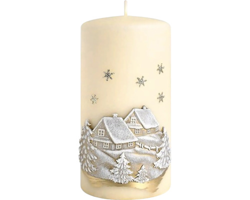 Sviečka CHALÚPKY V ZIME VALEC 7x14cm Dekoratívna stĺpová sviečka s motívom zimnej dediny a snehovými vločkami