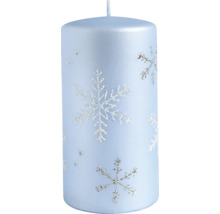 Sviečka so vzorom snehových vločiek