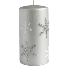 Sviečka so vzorom snehových vločiek