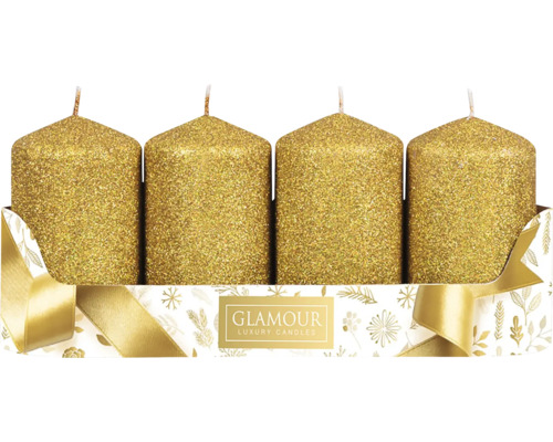 Štyri zlaté stĺpové sviečky v dekoratívnom balení.