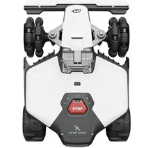 Pohľad zhora na robotickú kosačku